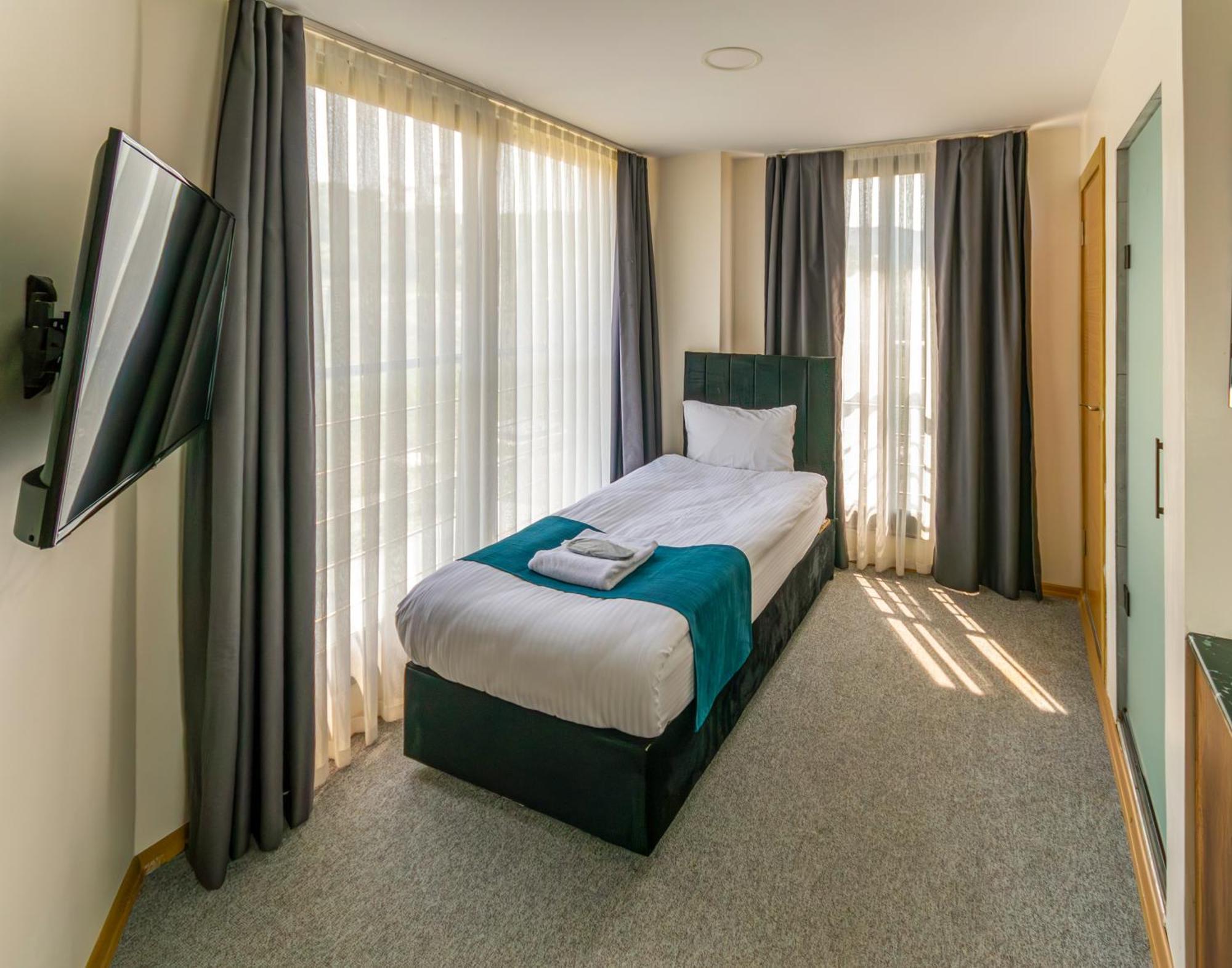 New Garden Airport Hotel 3*