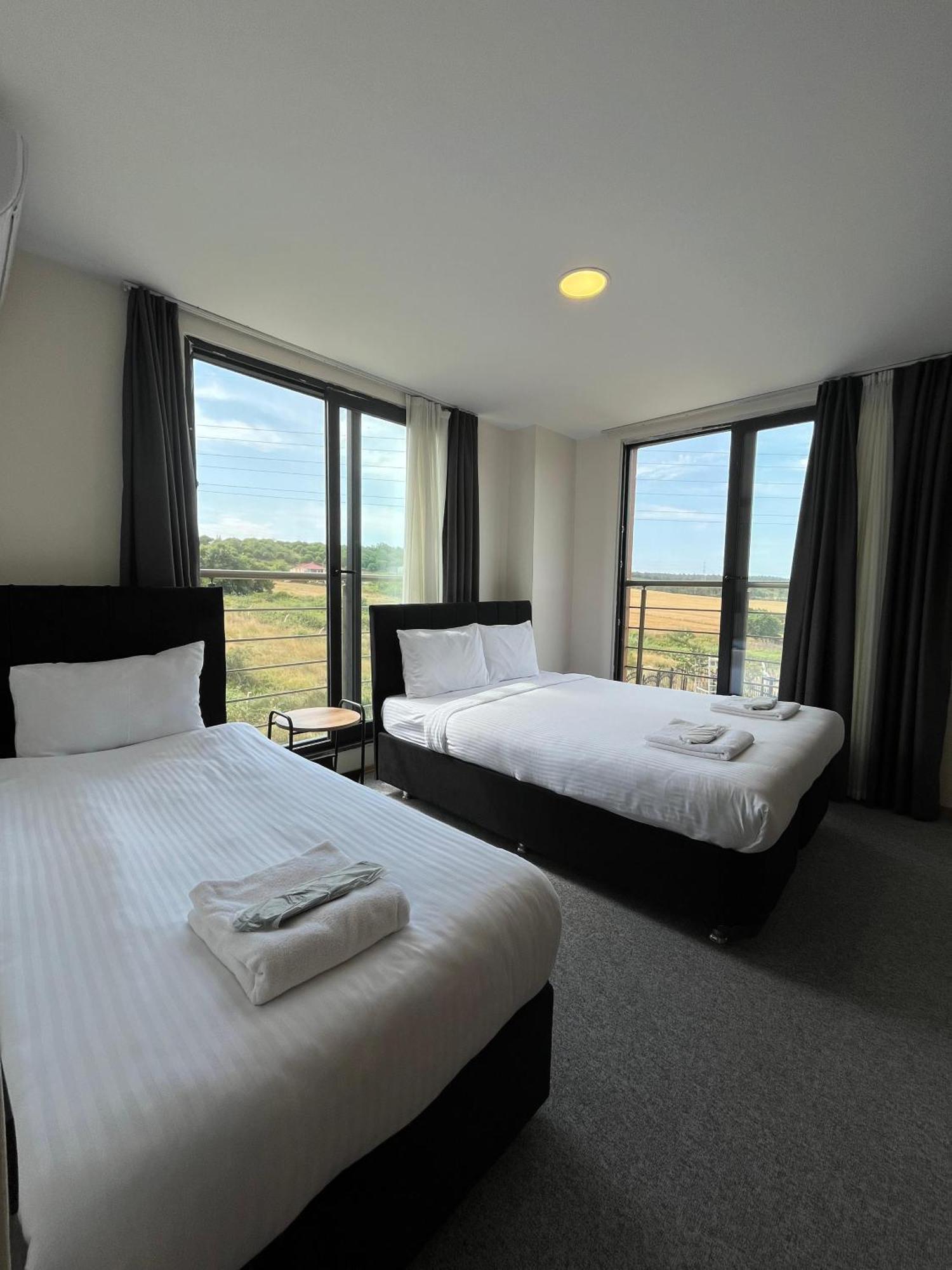 Hotel New Garden Airport